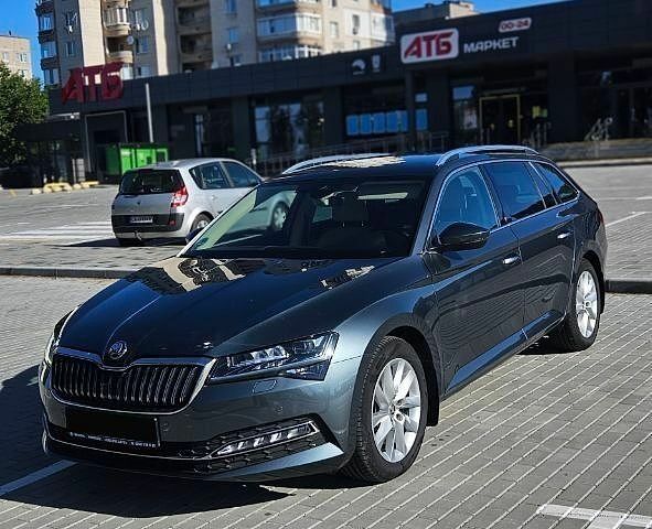 Сірий Шкода Суперб, об'ємом двигуна 1.97 л та пробігом 251 тис. км за 22750 $, фото 2 на Automoto.ua