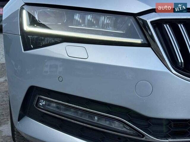 Серый Шкода Суперб, объемом двигателя 2 л и пробегом 128 тыс. км за 28390 $, фото 2 на Automoto.ua