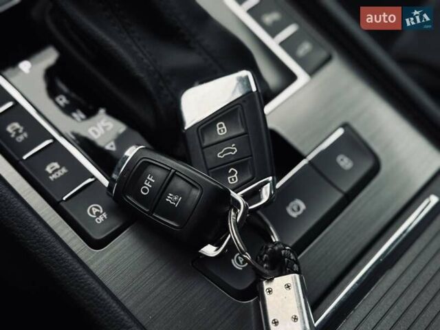 Сірий Шкода Суперб, об'ємом двигуна 1.97 л та пробігом 148 тис. км за 31005 $, фото 46 на Automoto.ua