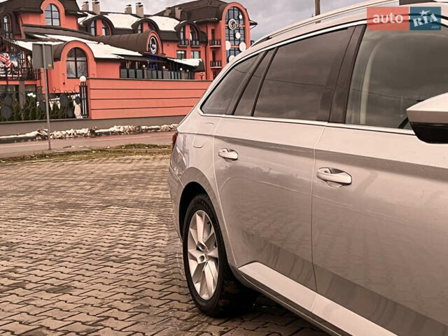 Серый Шкода Суперб, объемом двигателя 2 л и пробегом 302 тыс. км за 20200 $, фото 5 на Automoto.ua