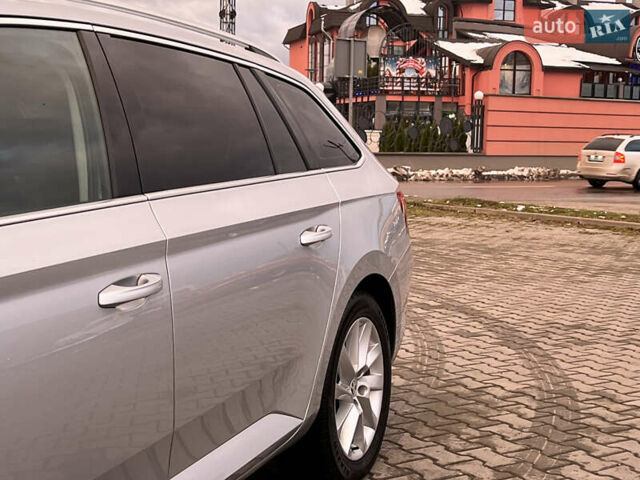 Серый Шкода Суперб, объемом двигателя 2 л и пробегом 302 тыс. км за 20200 $, фото 2 на Automoto.ua