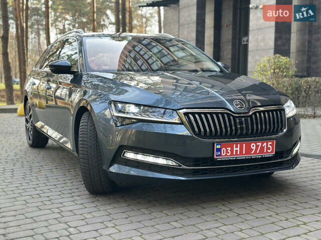 Сірий Шкода Суперб, об'ємом двигуна 2 л та пробігом 150 тис. км за 25500 $, фото 1 на Automoto.ua