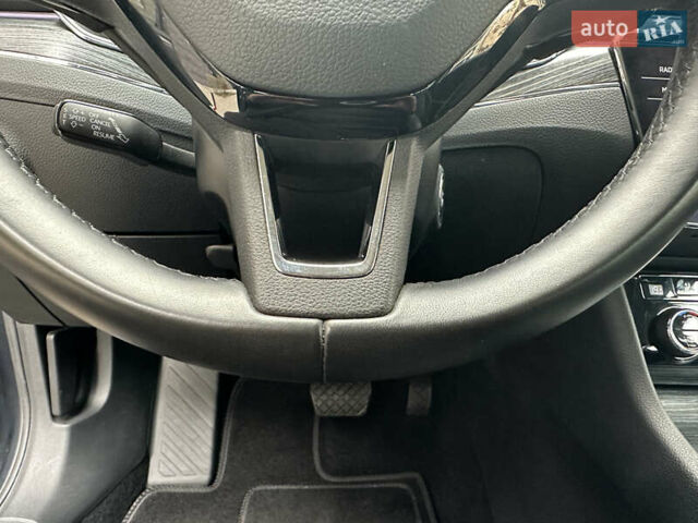 Сірий Шкода Суперб, об'ємом двигуна 2 л та пробігом 150 тис. км за 25500 $, фото 93 на Automoto.ua