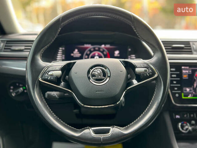 Серый Шкода Суперб, объемом двигателя 1.4 л и пробегом 180 тыс. км за 25999 $, фото 9 на Automoto.ua