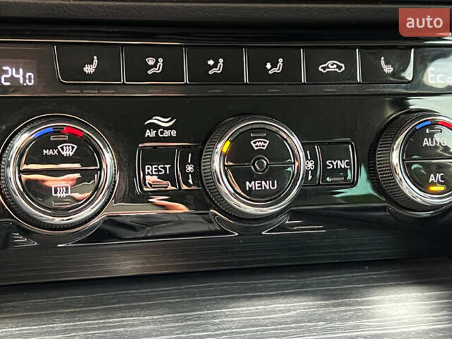 Серый Шкода Суперб, объемом двигателя 1.4 л и пробегом 180 тыс. км за 25999 $, фото 15 на Automoto.ua