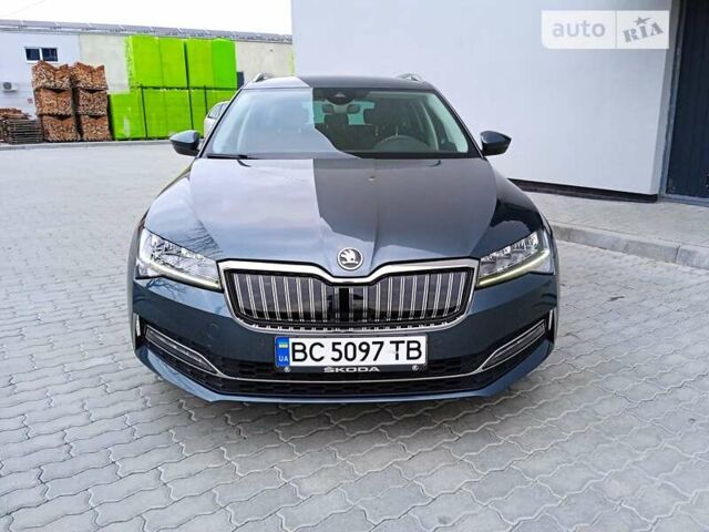 Серый Шкода Суперб, объемом двигателя 1.4 л и пробегом 108 тыс. км за 27900 $, фото 5 на Automoto.ua