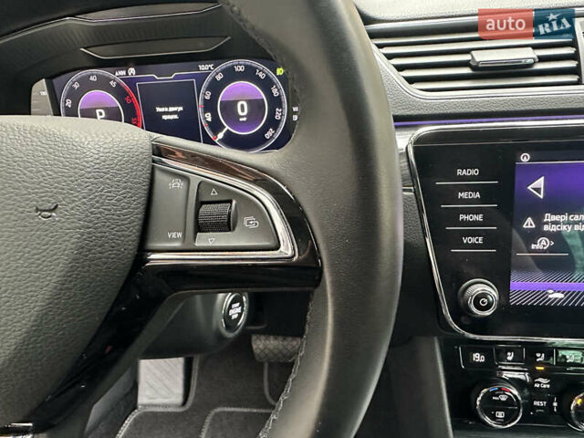 Сірий Шкода Суперб, об'ємом двигуна 2 л та пробігом 150 тис. км за 25500 $, фото 91 на Automoto.ua