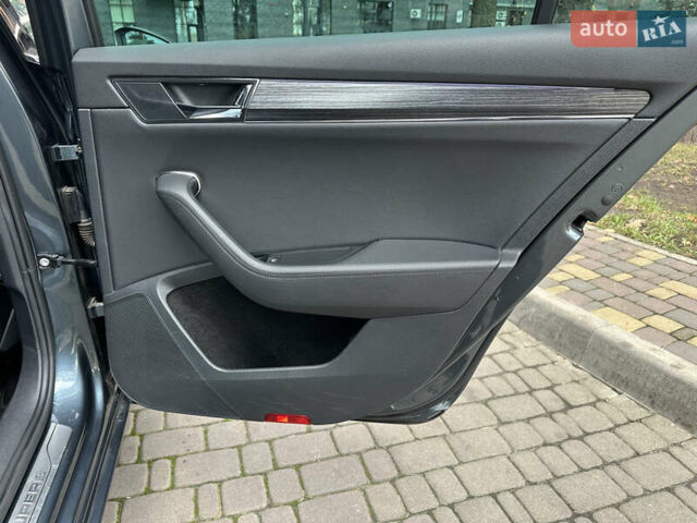 Сірий Шкода Суперб, об'ємом двигуна 2 л та пробігом 150 тис. км за 25500 $, фото 39 на Automoto.ua