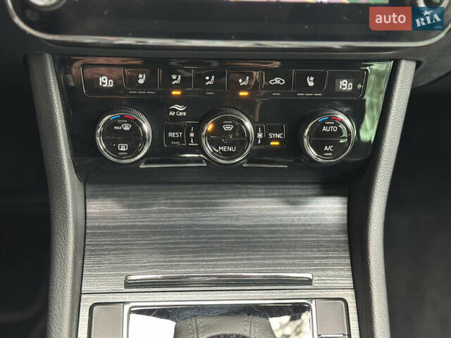 Сірий Шкода Суперб, об'ємом двигуна 2 л та пробігом 150 тис. км за 25500 $, фото 67 на Automoto.ua