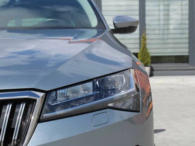 Сірий Шкода Суперб, об'ємом двигуна 2 л та пробігом 220 тис. км за 22500 $, фото 5 на Automoto.ua