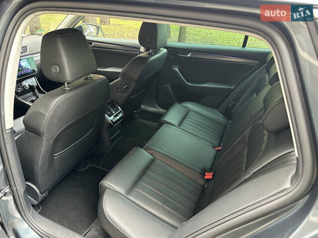 Сірий Шкода Суперб, об'ємом двигуна 2 л та пробігом 150 тис. км за 25500 $, фото 36 на Automoto.ua