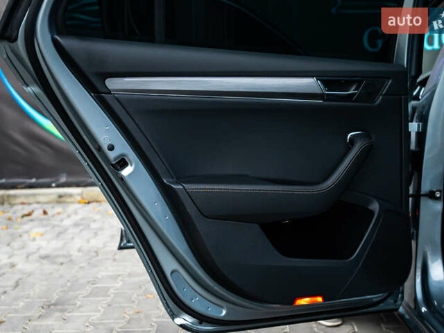 Серый Шкода Суперб, объемом двигателя 1.97 л и пробегом 159 тыс. км за 28400 $, фото 59 на Automoto.ua