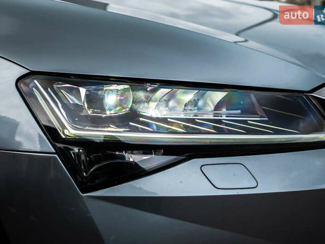 Серый Шкода Суперб, объемом двигателя 1.97 л и пробегом 159 тыс. км за 28400 $, фото 4 на Automoto.ua