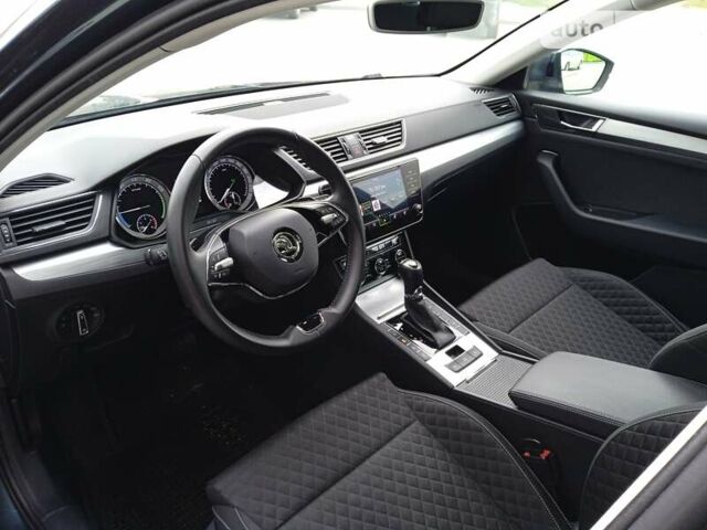 Серый Шкода Суперб, объемом двигателя 1.4 л и пробегом 108 тыс. км за 27900 $, фото 26 на Automoto.ua