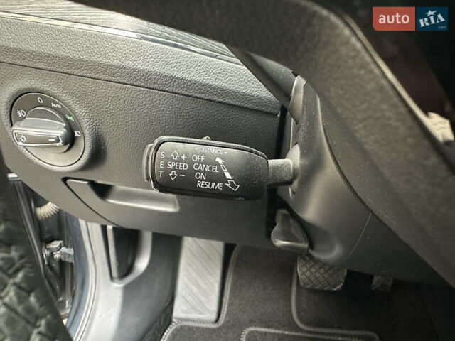 Сірий Шкода Суперб, об'ємом двигуна 2 л та пробігом 150 тис. км за 25500 $, фото 75 на Automoto.ua