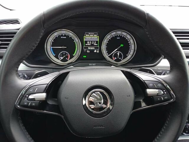 Серый Шкода Суперб, объемом двигателя 1.4 л и пробегом 108 тыс. км за 27900 $, фото 55 на Automoto.ua