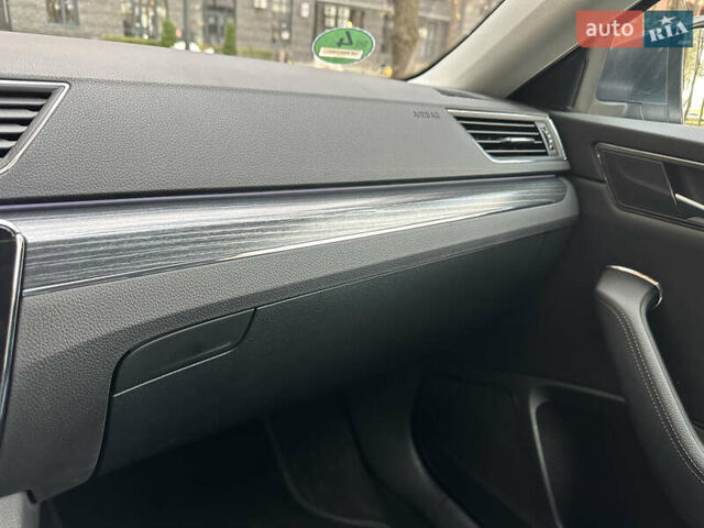 Сірий Шкода Суперб, об'ємом двигуна 2 л та пробігом 150 тис. км за 25500 $, фото 51 на Automoto.ua