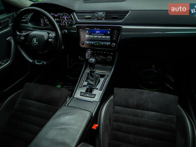 Серый Шкода Суперб, объемом двигателя 1.97 л и пробегом 159 тыс. км за 28400 $, фото 73 на Automoto.ua