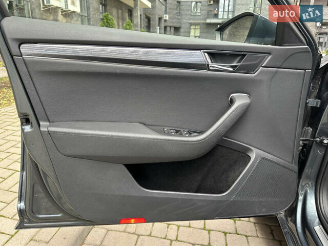 Сірий Шкода Суперб, об'ємом двигуна 2 л та пробігом 150 тис. км за 25500 $, фото 35 на Automoto.ua