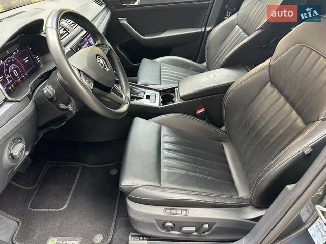 Сірий Шкода Суперб, об'ємом двигуна 2 л та пробігом 150 тис. км за 25500 $, фото 45 на Automoto.ua