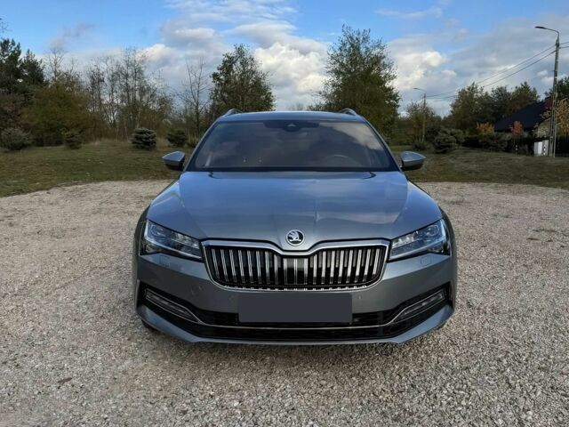 Серый Шкода Суперб, объемом двигателя 2 л и пробегом 31 тыс. км за 7800 $, фото 1 на Automoto.ua