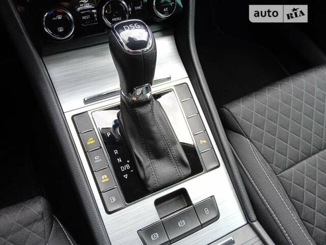 Серый Шкода Суперб, объемом двигателя 1.4 л и пробегом 108 тыс. км за 27900 $, фото 76 на Automoto.ua