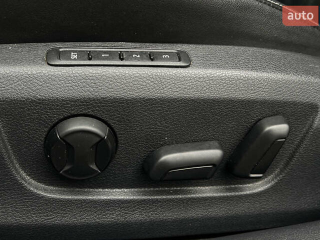 Серый Шкода Суперб, объемом двигателя 1.4 л и пробегом 180 тыс. км за 25999 $, фото 17 на Automoto.ua