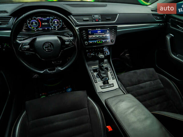 Серый Шкода Суперб, объемом двигателя 1.97 л и пробегом 159 тыс. км за 28400 $, фото 74 на Automoto.ua