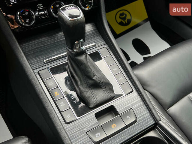 Серый Шкода Суперб, объемом двигателя 1.4 л и пробегом 180 тыс. км за 25999 $, фото 16 на Automoto.ua