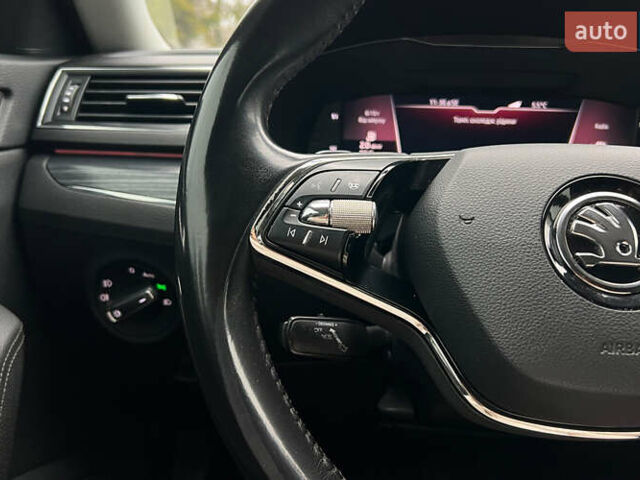 Серый Шкода Суперб, объемом двигателя 1.4 л и пробегом 180 тыс. км за 25999 $, фото 10 на Automoto.ua