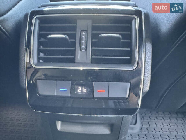 Серый Шкода Суперб, объемом двигателя 2 л и пробегом 183 тыс. км за 22900 $, фото 31 на Automoto.ua