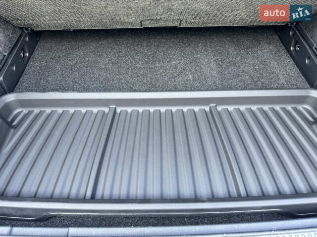 Серый Шкода Суперб, объемом двигателя 2 л и пробегом 183 тыс. км за 22900 $, фото 7 на Automoto.ua