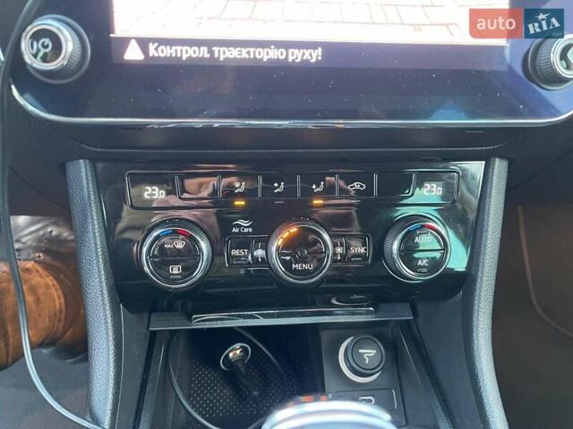 Серый Шкода Суперб, объемом двигателя 1.97 л и пробегом 273 тыс. км за 19200 $, фото 21 на Automoto.ua