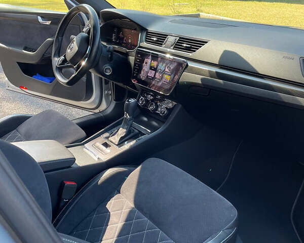 Шкода Суперб 2021 в Луцке на Automoto.ua Серый Шкода Суперб, объемом двигателя 1.97 л и пробегом 224 тыс. км за 28600 $, фото 31 на Automoto.ua