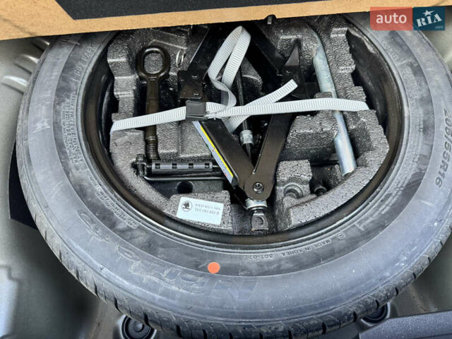 Серый Шкода Суперб, объемом двигателя 2 л и пробегом 183 тыс. км за 22900 $, фото 8 на Automoto.ua