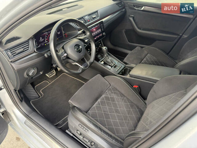 Серый Шкода Суперб, объемом двигателя 2 л и пробегом 201 тыс. км за 23999 $, фото 9 на Automoto.ua