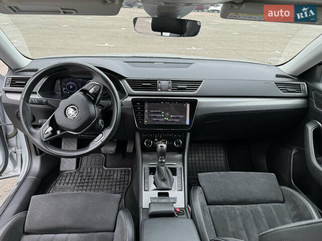 Сірий Шкода Суперб, об'ємом двигуна 2 л та пробігом 252 тис. км за 21500 $, фото 17 на Automoto.ua