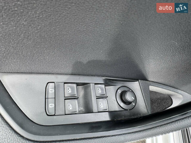 Шкода Суперб 2021 у Києві на Automoto.ua Сірий Шкода Суперб, об'ємом двигуна 1.97 л та пробігом 252 тис. км за 22300 $, фото 18 на Automoto.ua