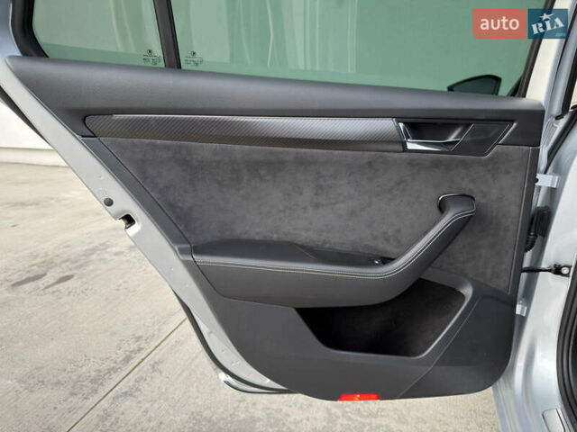 Серый Шкода Суперб, объемом двигателя 2 л и пробегом 201 тыс. км за 23999 $, фото 23 на Automoto.ua