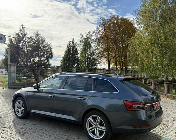 Серый Шкода Суперб, объемом двигателя 1.97 л и пробегом 196 тыс. км за 24300 $, фото 4 на Automoto.ua