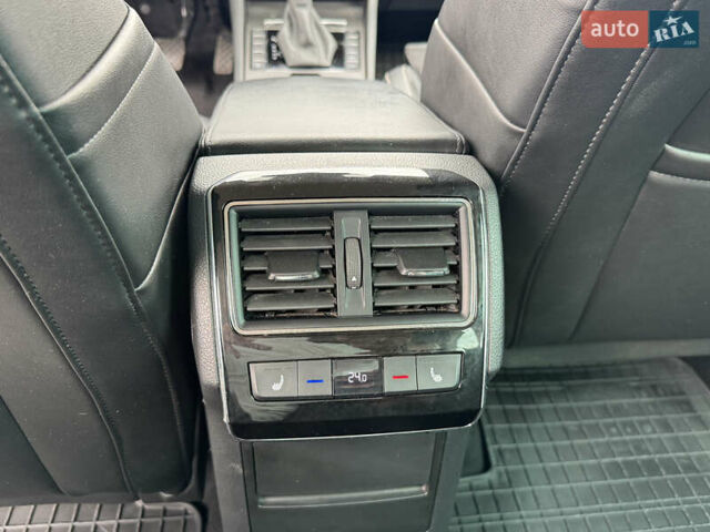 Сірий Шкода Суперб, об'ємом двигуна 2 л та пробігом 252 тис. км за 21500 $, фото 16 на Automoto.ua