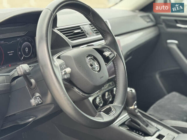 Шкода Суперб 2021 у Києві на Automoto.ua Сірий Шкода Суперб, об'ємом двигуна 1.97 л та пробігом 252 тис. км за 22300 $, фото 16 на Automoto.ua