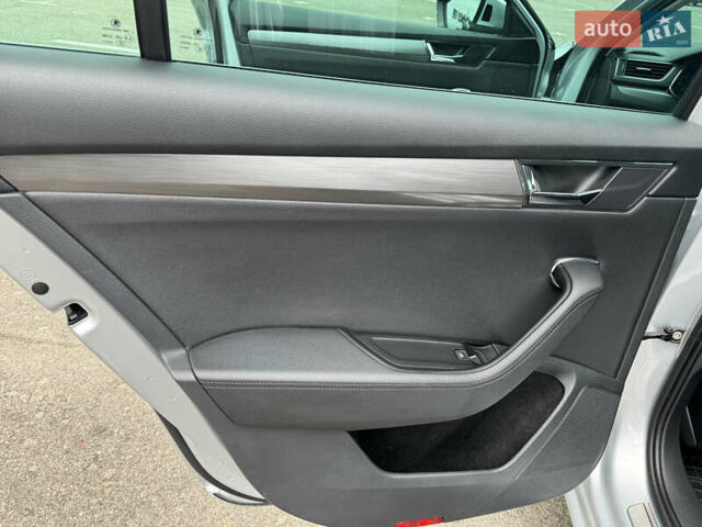 Шкода Суперб 2021 у Києві на Automoto.ua Сірий Шкода Суперб, об'ємом двигуна 1.97 л та пробігом 252 тис. км за 22300 $, фото 21 на Automoto.ua