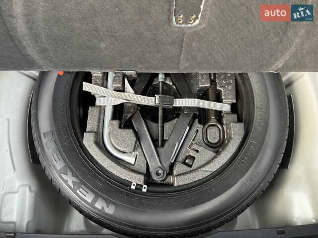 Серый Шкода Суперб, объемом двигателя 2 л и пробегом 201 тыс. км за 23999 $, фото 31 на Automoto.ua