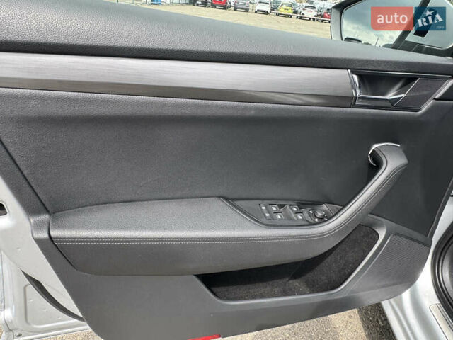 Шкода Суперб 2021 у Києві на Automoto.ua Сірий Шкода Суперб, об'ємом двигуна 1.97 л та пробігом 252 тис. км за 22300 $, фото 19 на Automoto.ua