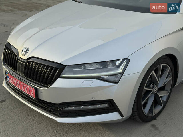 Серый Шкода Суперб, объемом двигателя 2 л и пробегом 201 тыс. км за 23999 $, фото 4 на Automoto.ua