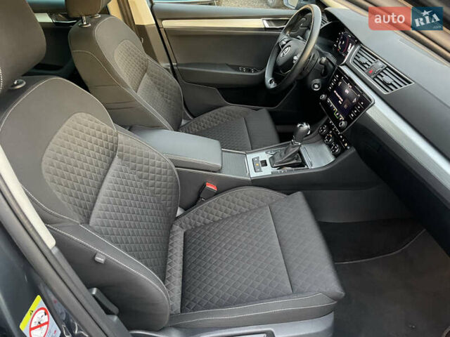 Шкода Суперб 2022 в Луцке на Automoto.ua Серый Шкода Суперб, объемом двигателя 1.97 л и пробегом 172 тыс. км за 20881 $, фото 36 на Automoto.ua