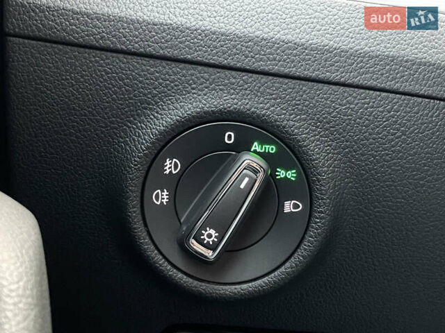 Шкода Суперб 2022 в Луцке на Automoto.ua Серый Шкода Суперб, объемом двигателя 1.97 л и пробегом 172 тыс. км за 20881 $, фото 47 на Automoto.ua