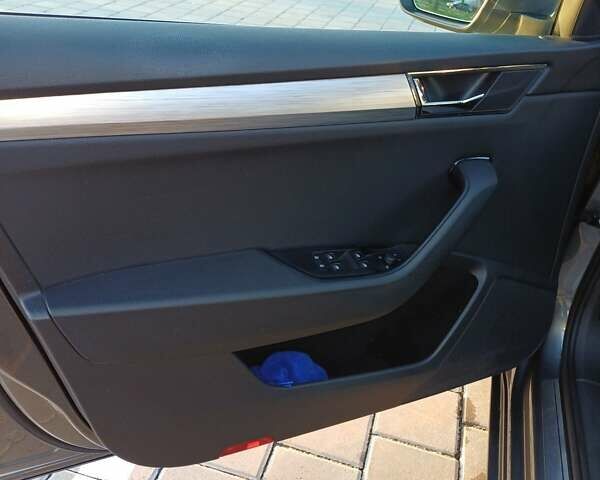 Сірий Шкода Суперб, об'ємом двигуна 1.97 л та пробігом 140 тис. км за 26500 $, фото 10 на Automoto.ua