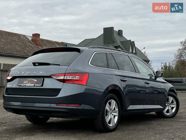 Шкода Суперб 2022 в Луцке на Automoto.ua Серый Шкода Суперб, объемом двигателя 1.97 л и пробегом 172 тыс. км за 20881 $, фото 7 на Automoto.ua
